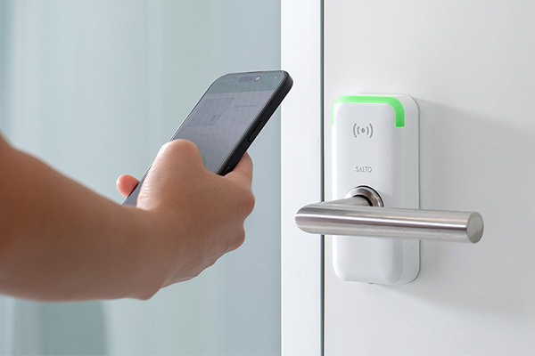 Adgangskontroll i endring - Fra fysiske adgangskort til mobil og biometrisk adgang