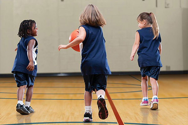 Gulvets betydning i norsk håndball – Fra EM-arena til breddeidrett