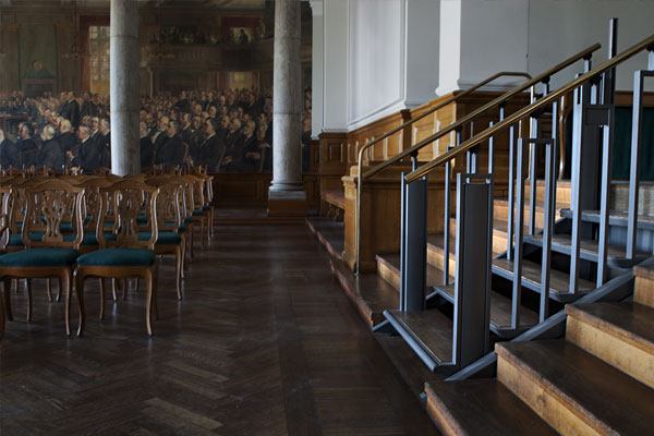 Har du hørt om trappen som med et knappetrykk blir til en løfteplattform?