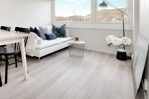 LVT-gulv med integrert trinnlydsdemping – Smartere valg for moderne prosjekter