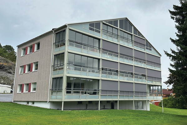 Nå skinner blokkene i Stangeløkka