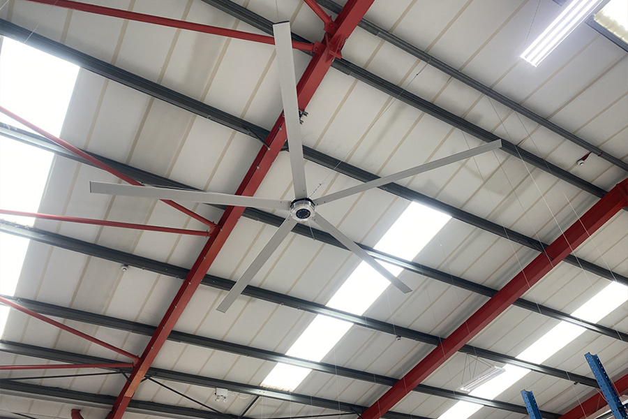 HVLS-takvifter – Få varmen og kostnadene ned