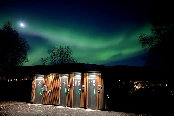 Offentlige toalett med estetisk frihet