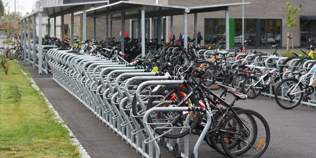 Plasseffektivt sykkelstativ med plass til 26 sykler på 5 meter stativ!