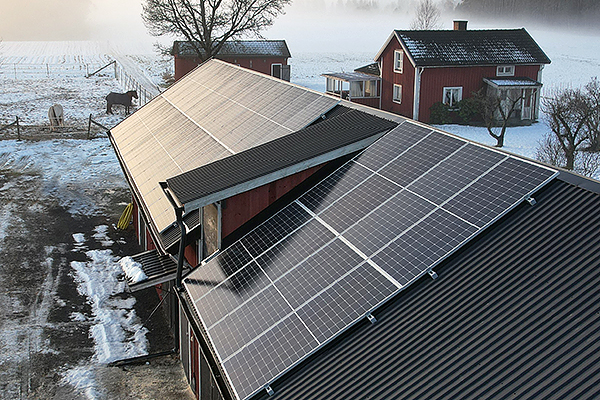Solpanelfester for det nordiske klimaet med 30 års funksjonsgaranti