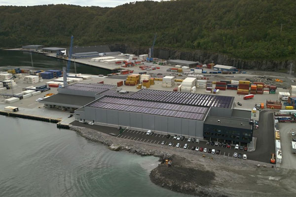 Svalinn bak energieffektivt logistikkbygg på Flatholmen