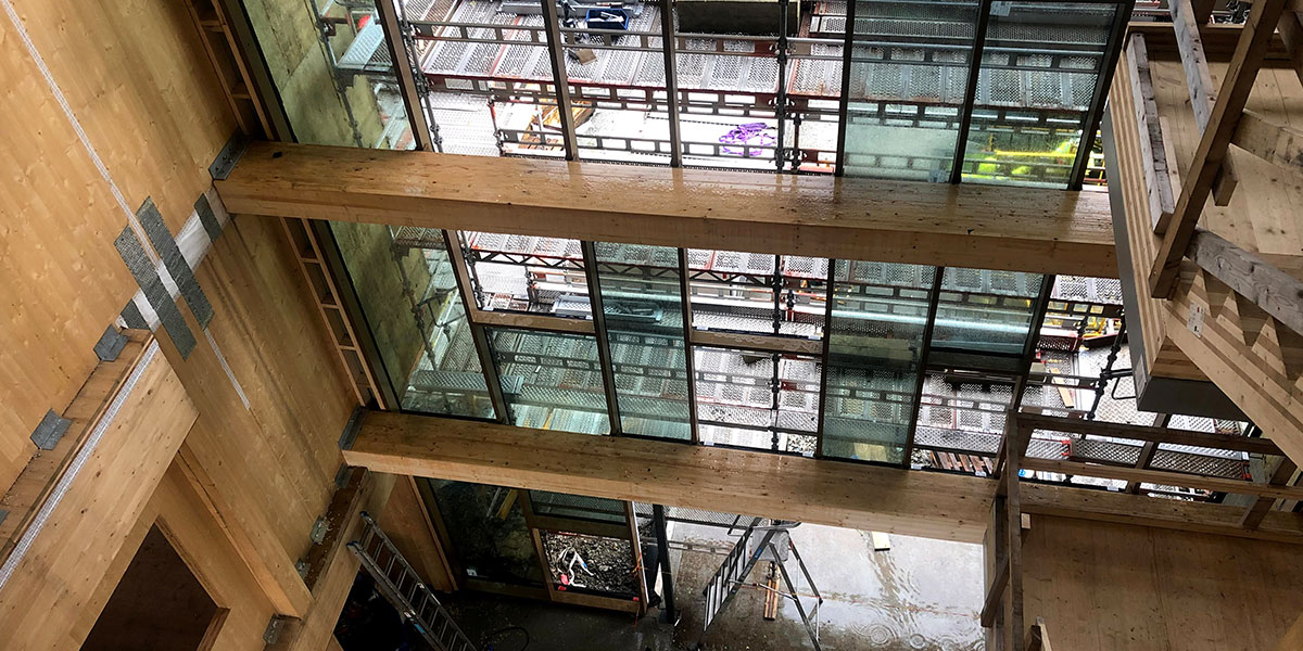 Unngå reklamasjoner grunnet støy i bygg av massivtre