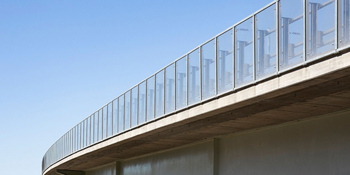 Velg riktig materiale for transparente støyskjermer